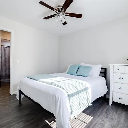 Trailside Townhouse - Close To Downtown & Bike Trails Bentonville Exterior photo