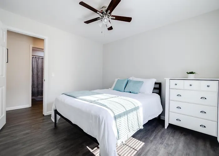 Trailside Townhouse - Close To Downtown & Bike Trails